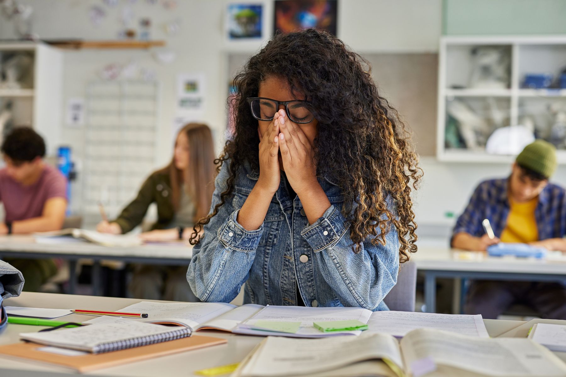 Heading to University? A Quick Guide to Student Vaccines & Contraception